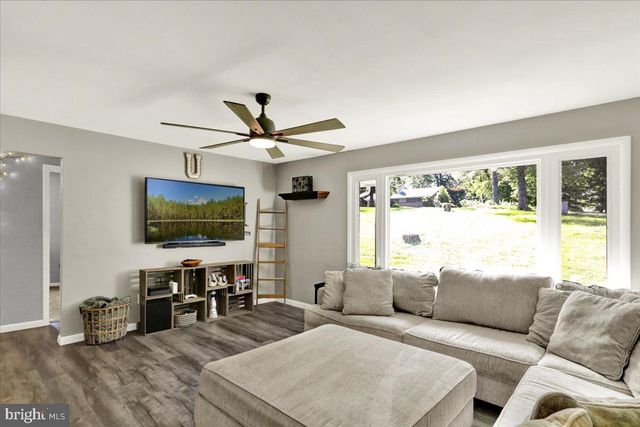 325 FAUST RD, Reading, PA 19608