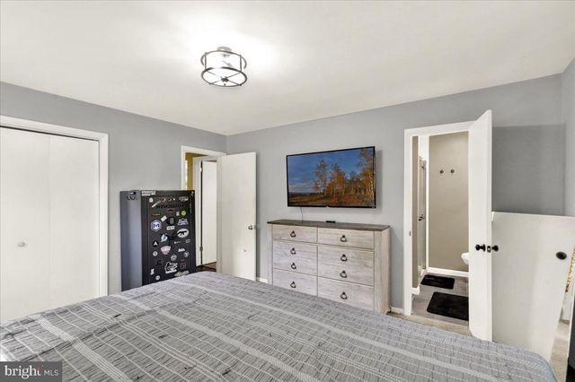 325 FAUST RD, Reading, PA 19608