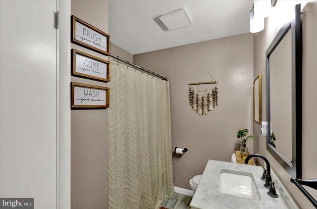 325 FAUST RD, Reading, PA 19608