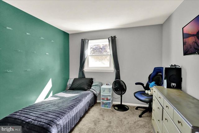 325 FAUST RD, Reading, PA 19608