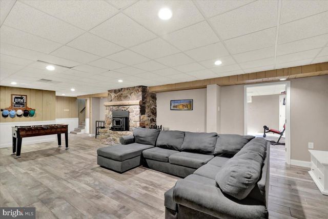 325 FAUST RD, Reading, PA 19608