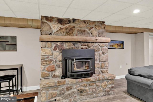 325 FAUST RD, Reading, PA 19608