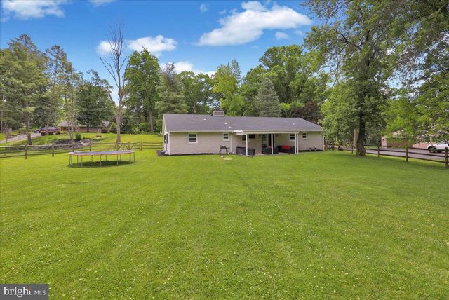 325 FAUST RD, Reading, PA 19608