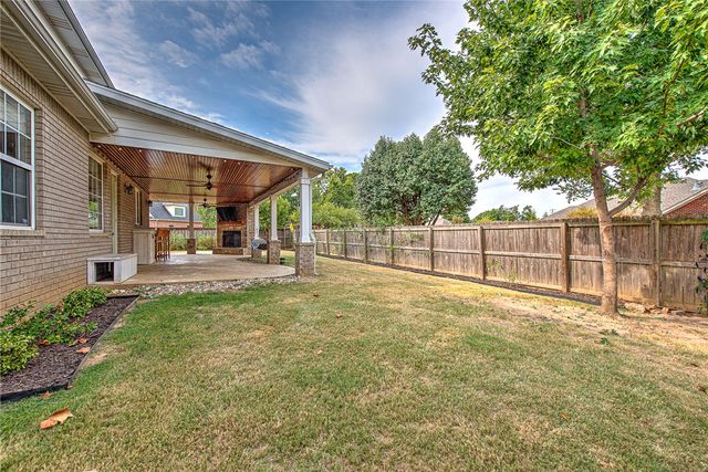 5212 S 44th Place, Rogers, AR 72758