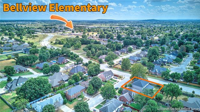 5212 S 44th Place, Rogers, AR 72758