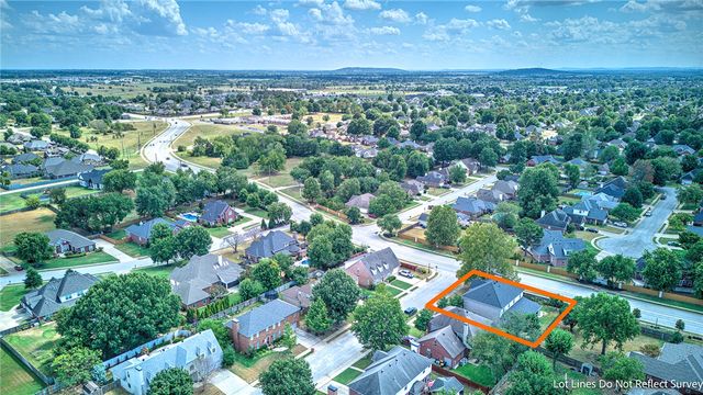 5212 S 44th Place, Rogers, AR 72758