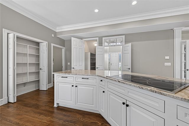 5212 S 44th Place, Rogers, AR 72758