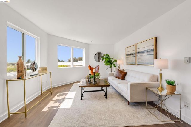6400 Christie Ave 3212, Emeryville, CA 94608