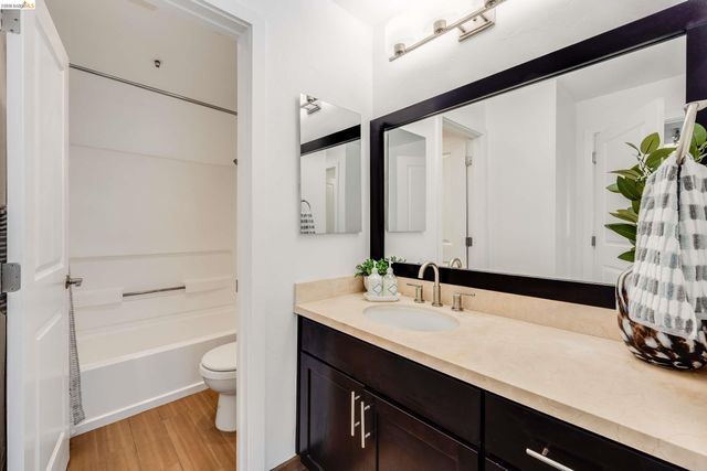 6400 Christie Ave 3212, Emeryville, CA 94608
