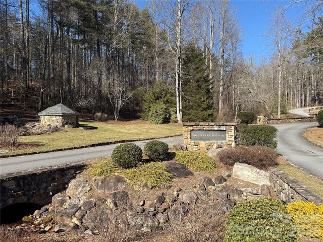 33 High Point Trail, Brevard, NC 28712
