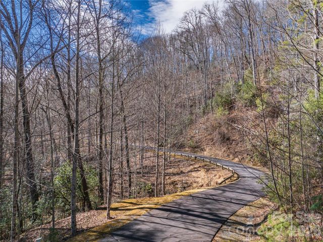 33 High Point Trail, Brevard, NC 28712