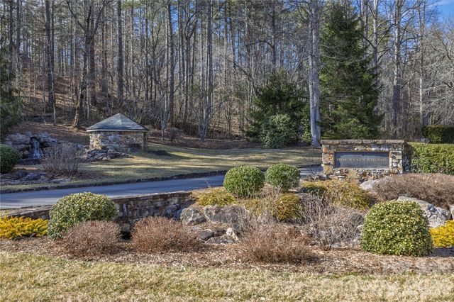 33 High Point Trail, Brevard, NC 28712