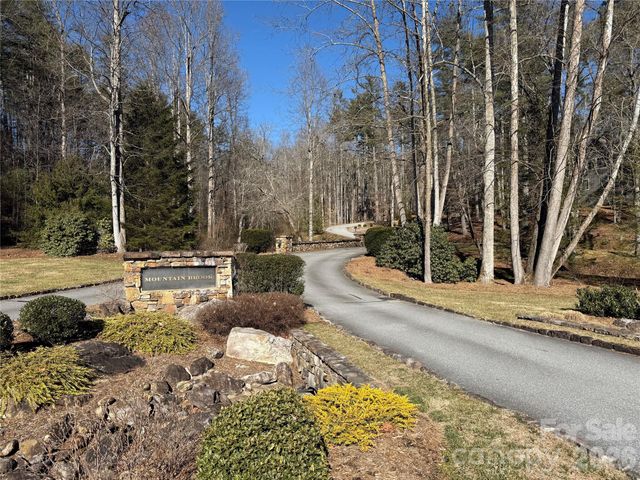 33 High Point Trail, Brevard, NC 28712