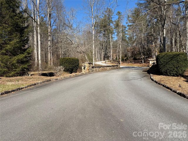 33 High Point Trail, Brevard, NC 28712