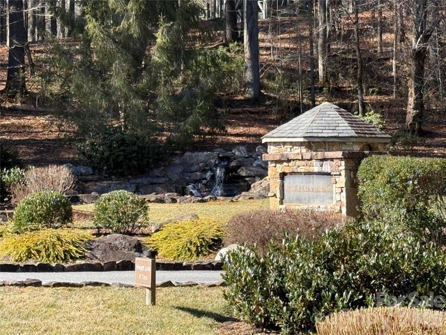 33 High Point Trail, Brevard, NC 28712