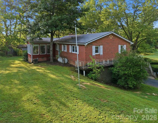28 R and K Drive, Waynesville, NC 28786