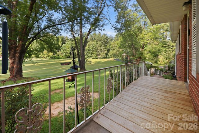 28 R and K Drive, Waynesville, NC 28786