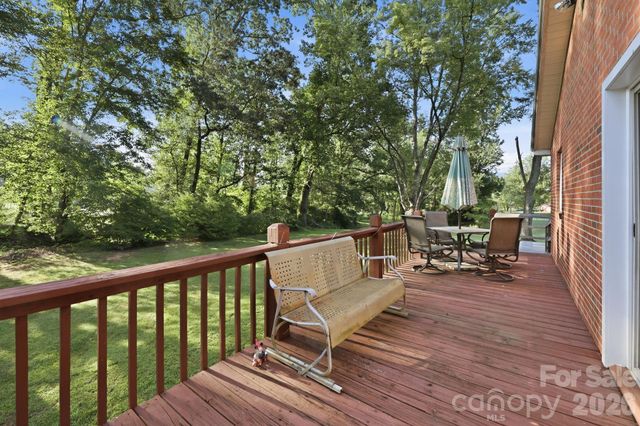 28 R and K Drive, Waynesville, NC 28786