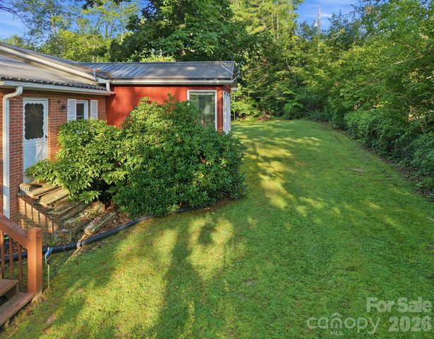 28 R and K Drive, Waynesville, NC 28786