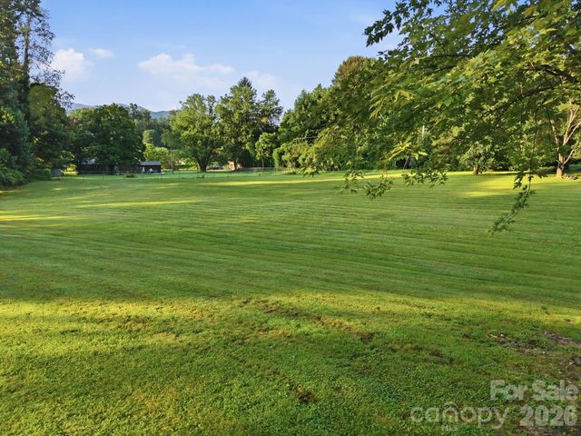 28 R and K Drive, Waynesville, NC 28786