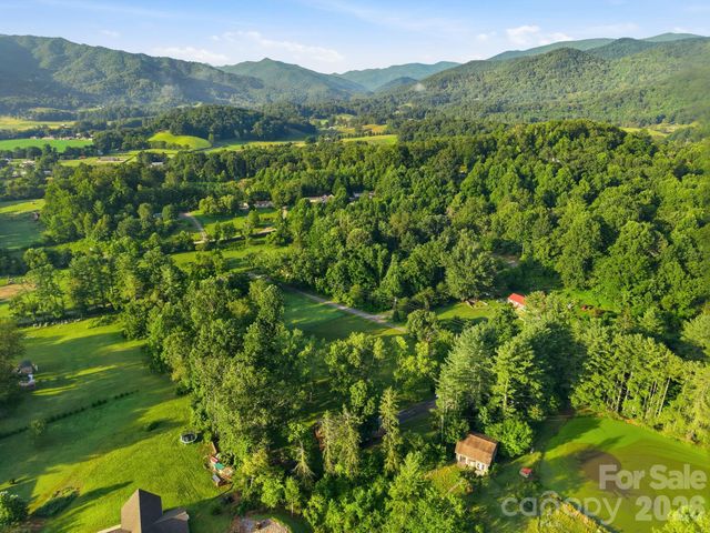 28 R and K Drive, Waynesville, NC 28786