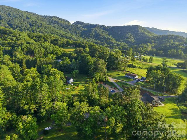 28 R and K Drive, Waynesville, NC 28786