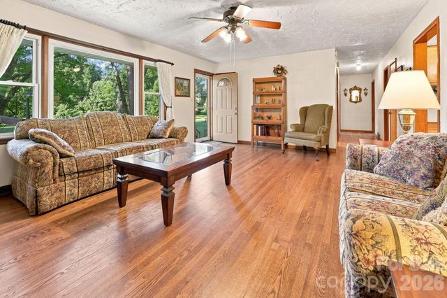 28 R and K Drive, Waynesville, NC 28786