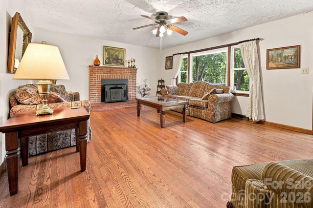 28 R and K Drive, Waynesville, NC 28786