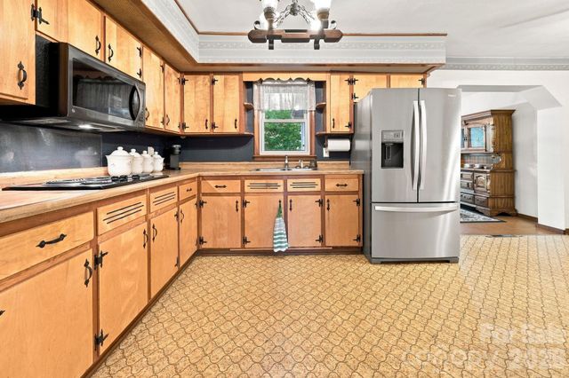 28 R and K Drive, Waynesville, NC 28786
