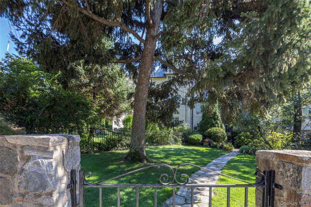 22 Normandy Terrace, Bronxville, NY 10708 — photo 3