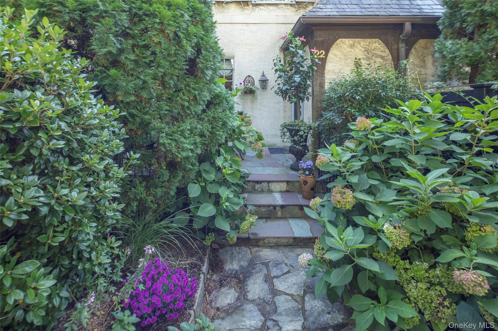 22 Normandy Terrace, Bronxville, NY 10708 — photo 4