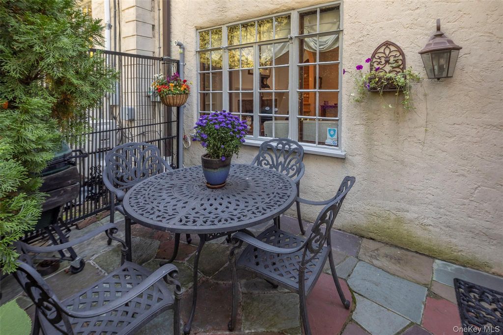 22 Normandy Terrace, Bronxville, NY 10708 — photo 5