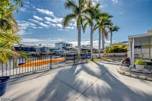 12262 Boat Shell DR, Matlacha Isles, FL 33991