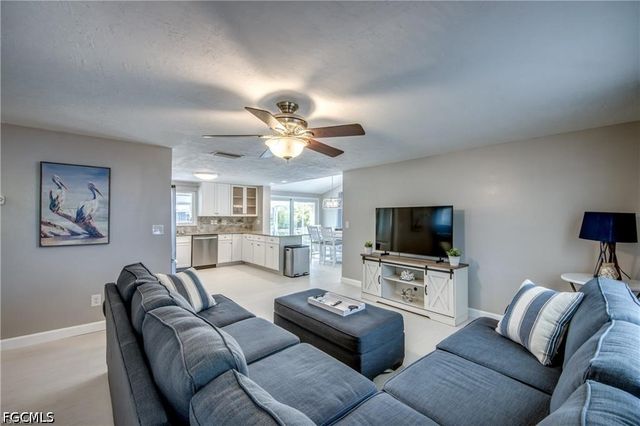 12262 Boat Shell DR, Matlacha Isles, FL 33991