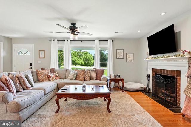 453 BUCK MOUNTAIN RD, Earlysville, VA 22936