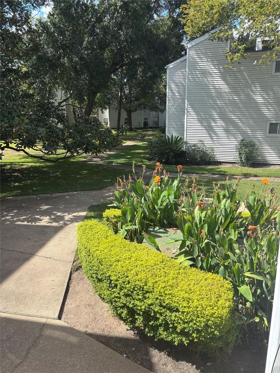 9809 Richmond Avenue A14, Houston, TX 77042