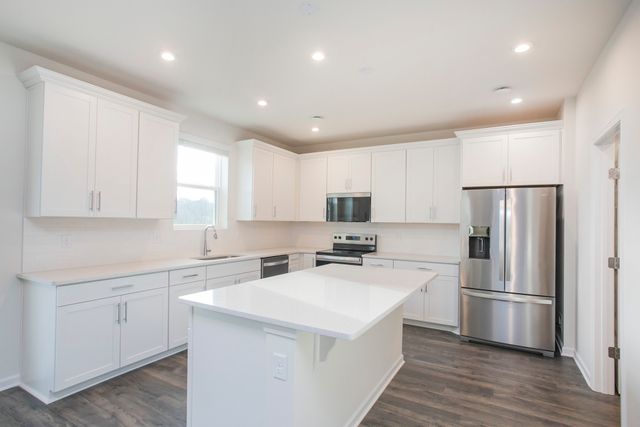 1233 Wallace Way, Hermitage, TN 37076