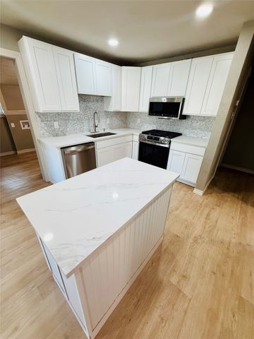 1814 Melbourne Avenue, Dallas, TX 75224