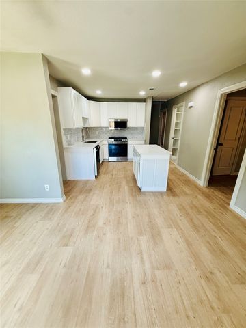 1814 Melbourne Avenue, Dallas, TX 75224