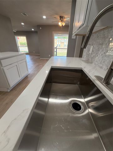1814 Melbourne Avenue, Dallas, TX 75224