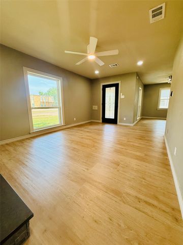 1814 Melbourne Avenue, Dallas, TX 75224