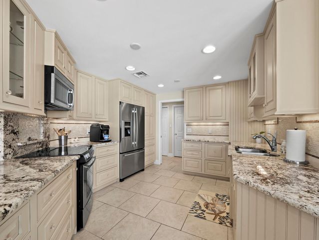 1211 GULF OF MEXICO DRIVE 709, Longboat Key, FL 34228