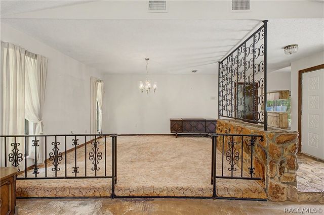 18255 Lake Lindsey Road, Brooksville, FL 34601