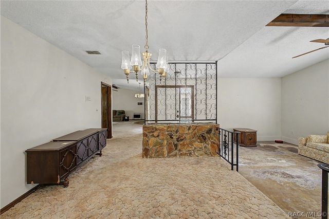 18255 Lake Lindsey Road, Brooksville, FL 34601