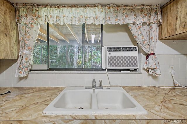 18255 Lake Lindsey Road, Brooksville, FL 34601