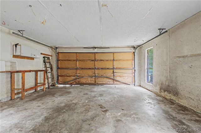 18255 Lake Lindsey Road, Brooksville, FL 34601