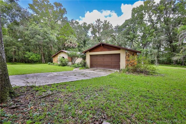 18255 Lake Lindsey Road, Brooksville, FL 34601