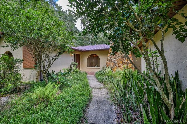 18255 Lake Lindsey Road, Brooksville, FL 34601