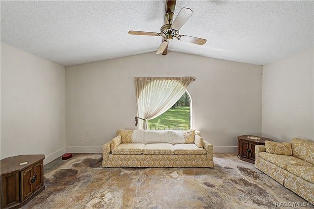 18255 Lake Lindsey Road, Brooksville, FL 34601