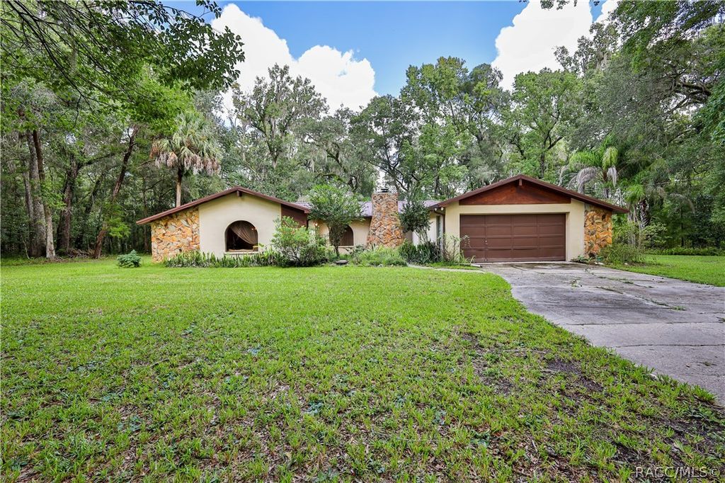 18255 Lake Lindsey Road, Brooksville, FL 34601
